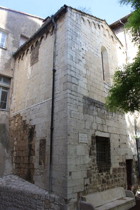 Palais épiscopal (ancien) : façades sur la place Antoine Godeau, vue générale