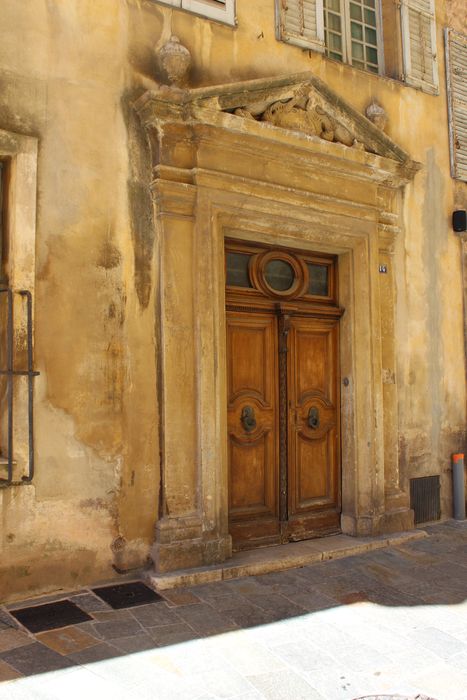 Hôtel Fanton d'Andon : Façade nord, porte d'accès sur rue, vue générale