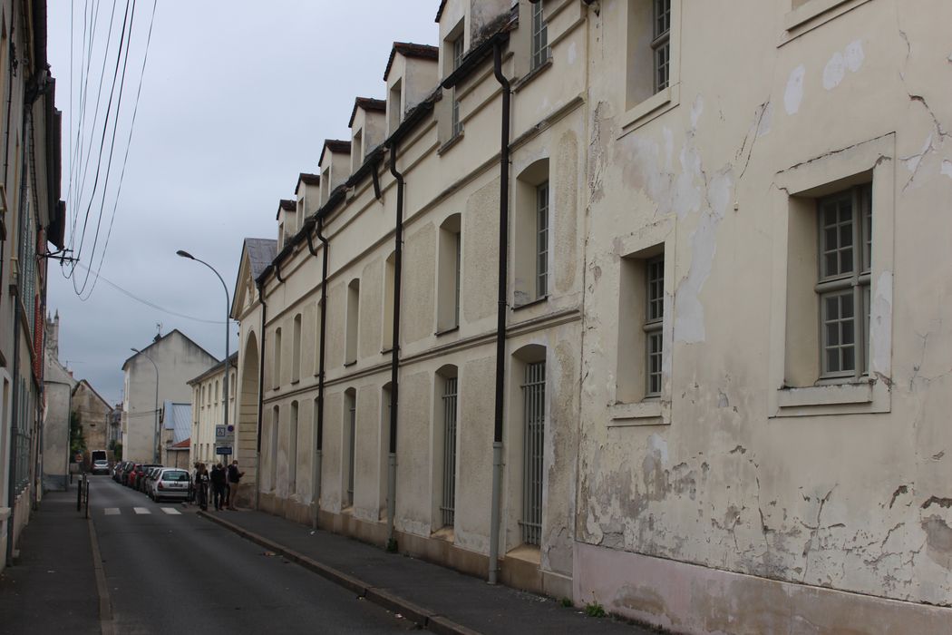 Monastère de la Visitation (ancien) : façade sur rue du logis des grandes pensionnaires, vue générale
