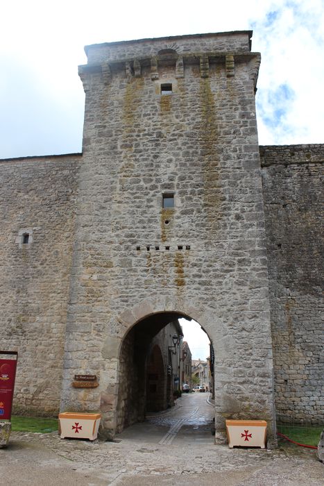 Fortifications : porte est, élévation est, vue générale