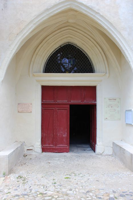 Chapelle Notre-Dame du Peyrou : portail d'accès sud-est, vue générale