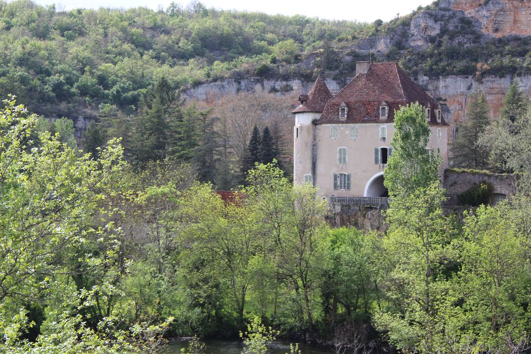 Château de Geniez : façade sud, vue partielle