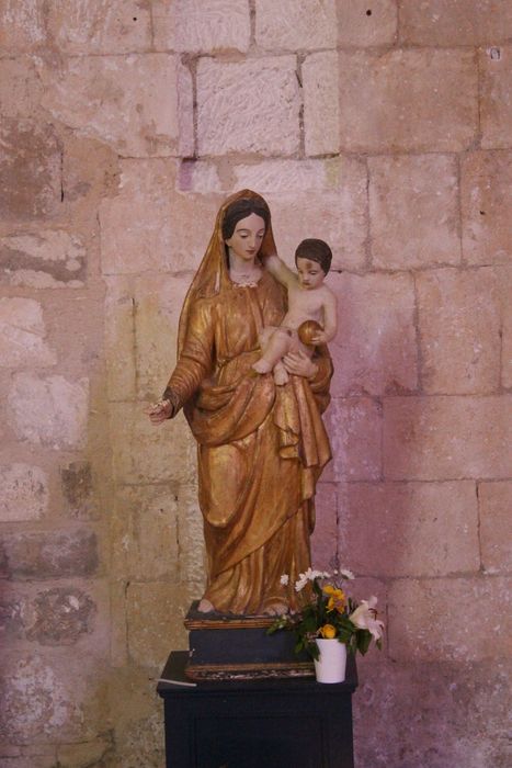 Statue représentant une Vierge à l'enfant