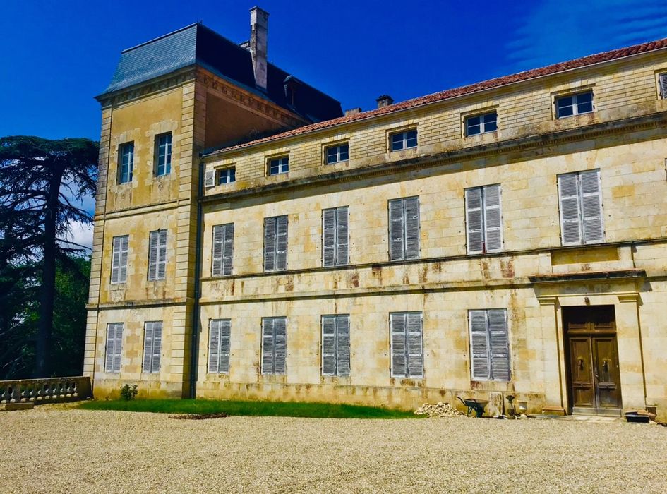 Château de Fondelin : façade sud, vue partielle