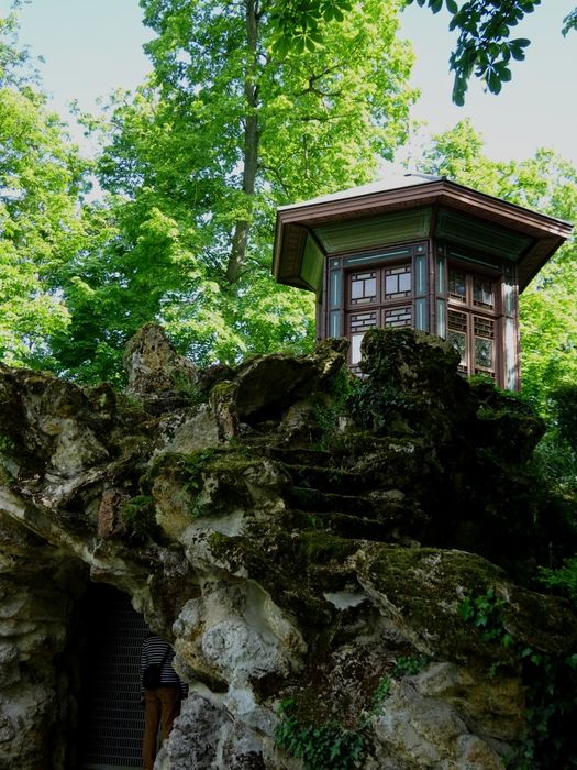 Propriété Caillebotte : kiosque, vue partielle