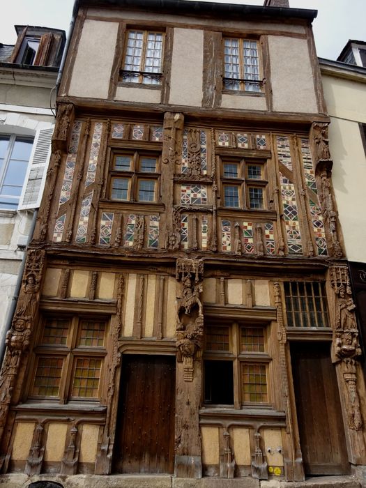 Maison : façade sur rue, vue gnérale