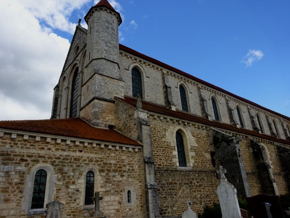 Façade latérale sud, vue partielle