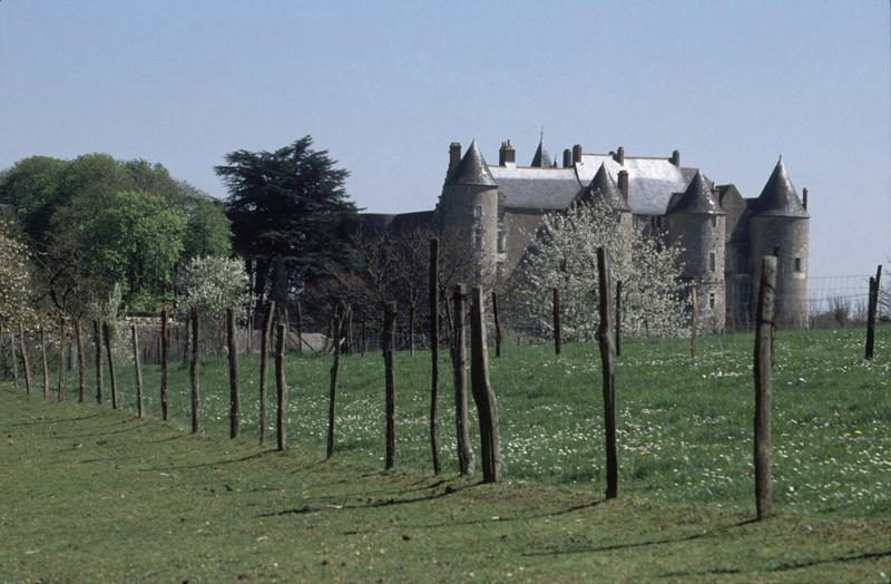 Ensemble ouest depuis un champ