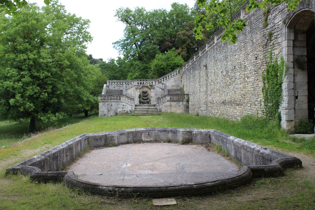 Château : terrasse nord-ouest, vue générale