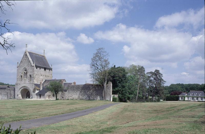 Châtelet d'entrée et mur d'enceinte, pavillon