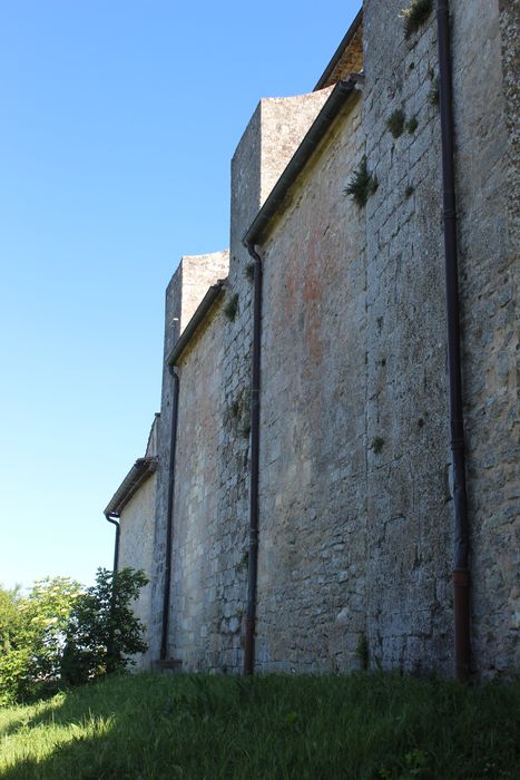 Eglise Notre-Dame-de-Pitié : façade latérale nord, vue partielle