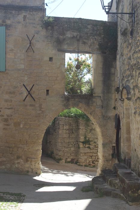 Remparts : porte de ville est, élévation ouest, vue générale