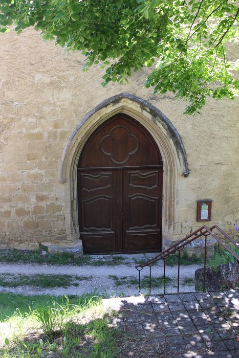 Eglise Saint-Hilaire : portail occidental, vue générale