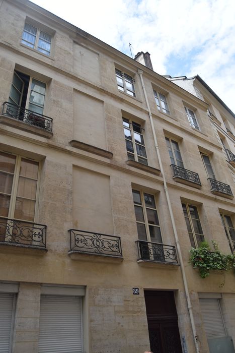 façade sur rue, vue générale