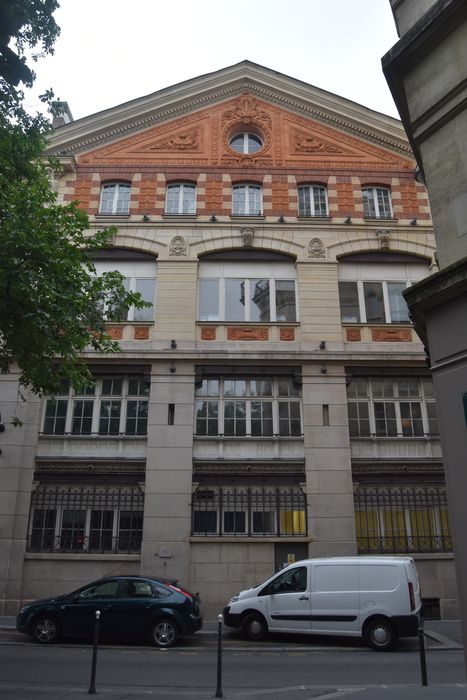 façade sur rue, vue générale