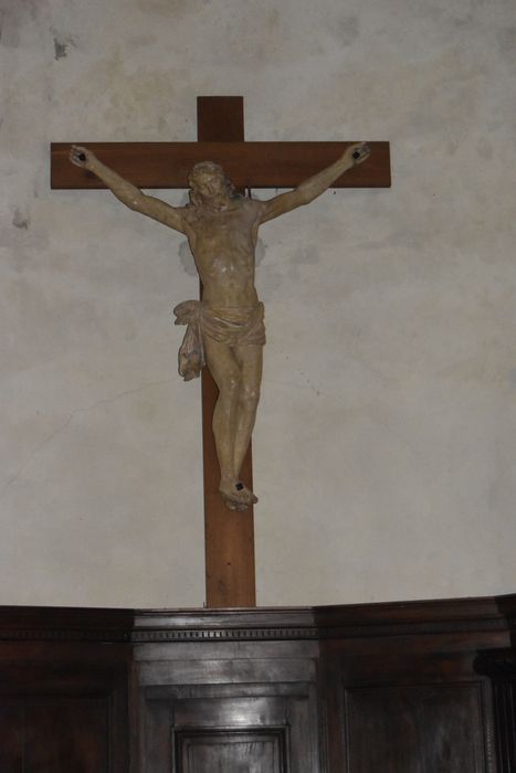 statue : Christ en croix