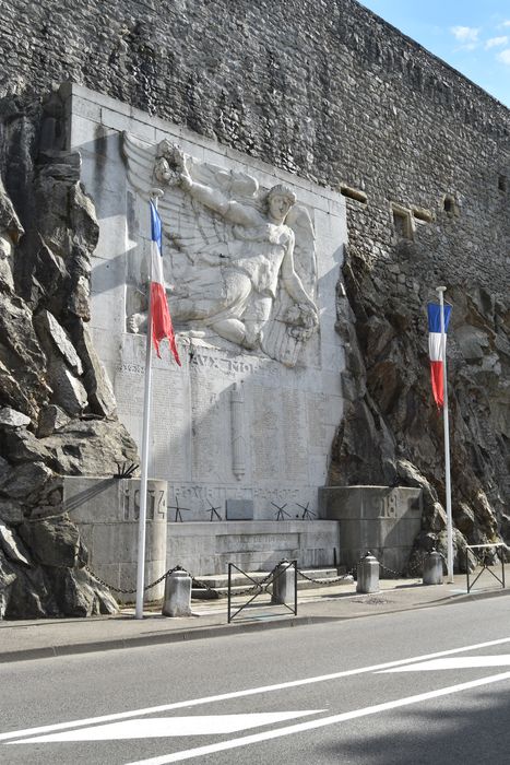 vue générale du monument aux morts