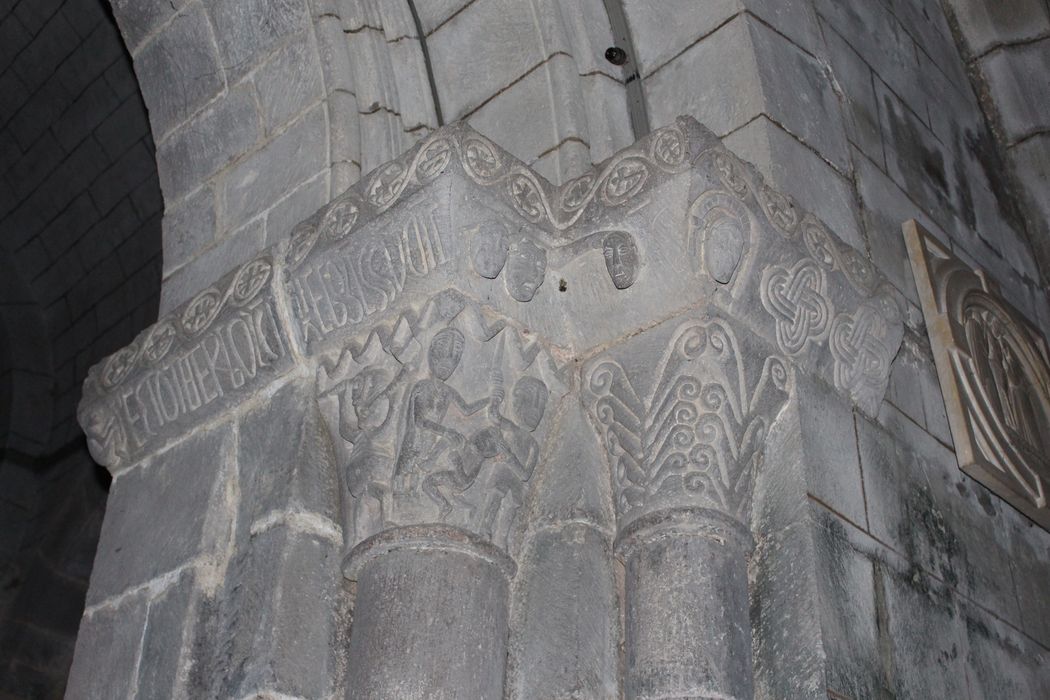 choeur, détail de l'arc triomphal, chapiteau de la pile de droite 