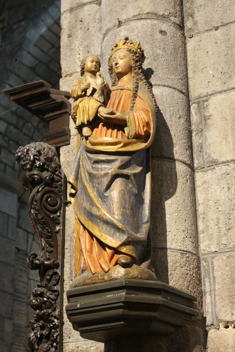 statue : Vierge à l'Enfant