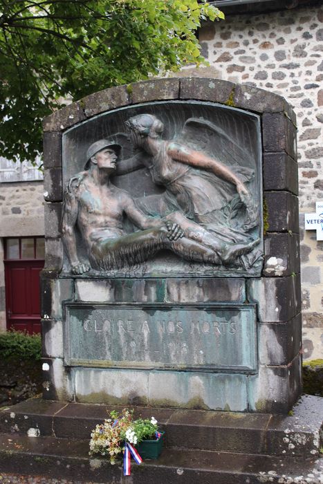 vue générale du monument aux morts