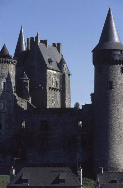 Châtelet d'entrée, côté intérieur, vu depuis la ville