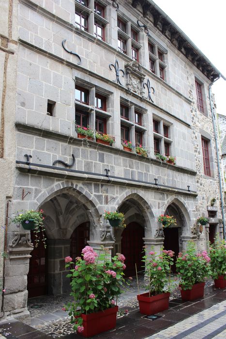 façade sur rue, vue générale