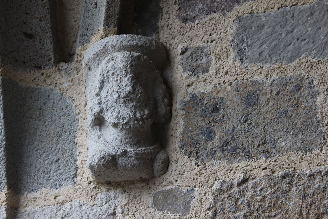 porche sud, détail d'un culot sculpté