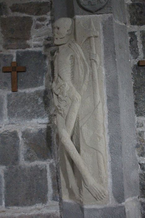 haut-relief : figure de la mort