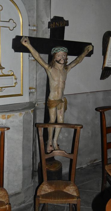 statue : Christ en croix