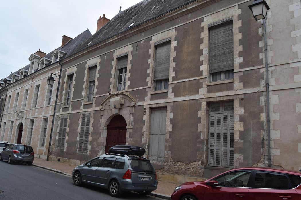 façade sur rue, vue générale