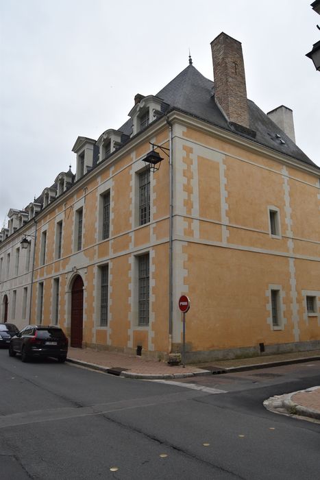 façade sur rue, vue générale