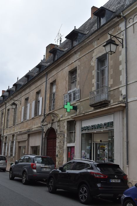 façade sur rue, vue générale