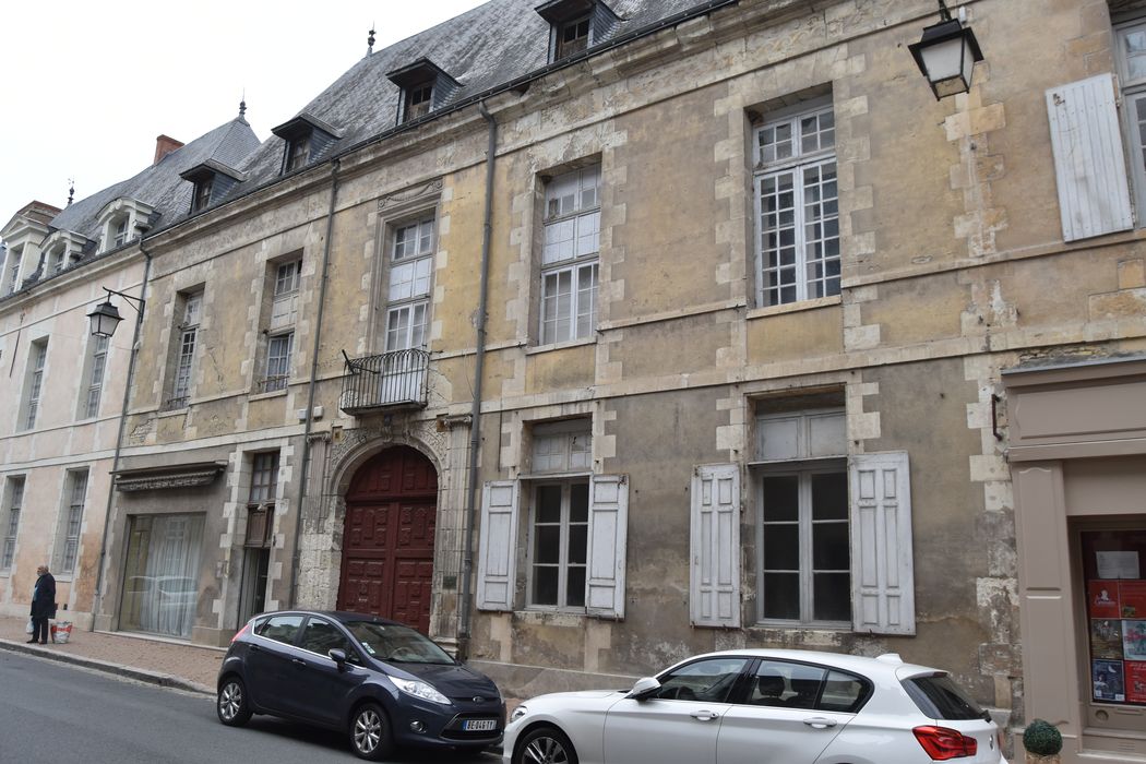 façade sur rue, vue générale