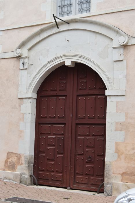 façade sur rue, vue générale du porche d’accès