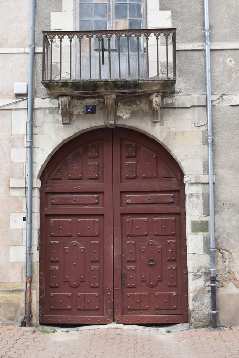 façade sur rue, vue générale du porche d’accès