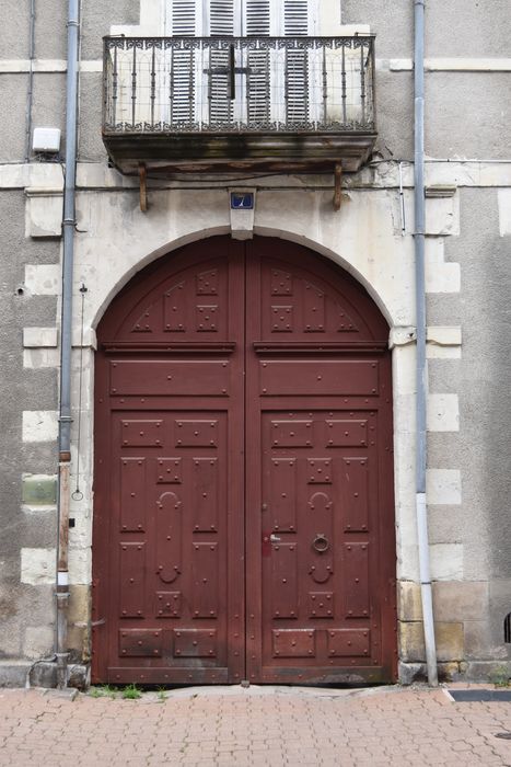 façade sur rue, vue générale du porche d’accès