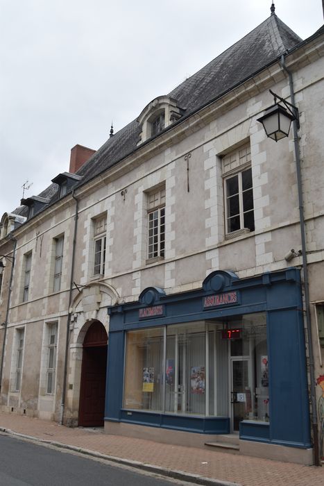 façade sur rue, vue générale