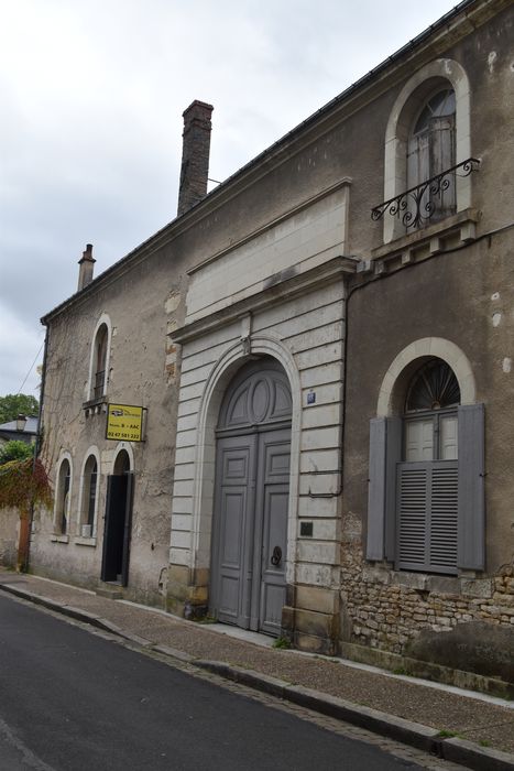 façade sur la rue Traversière, vue générale