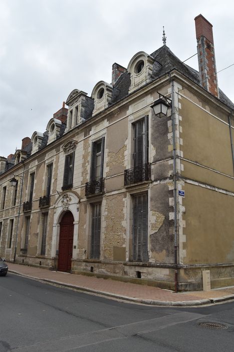 façade sur rue, vue générale