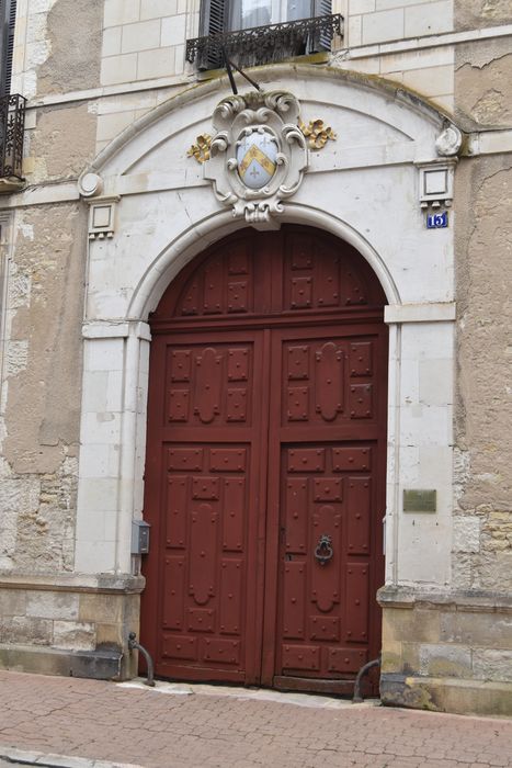 façade sur rue, vue générale du porche d’accès