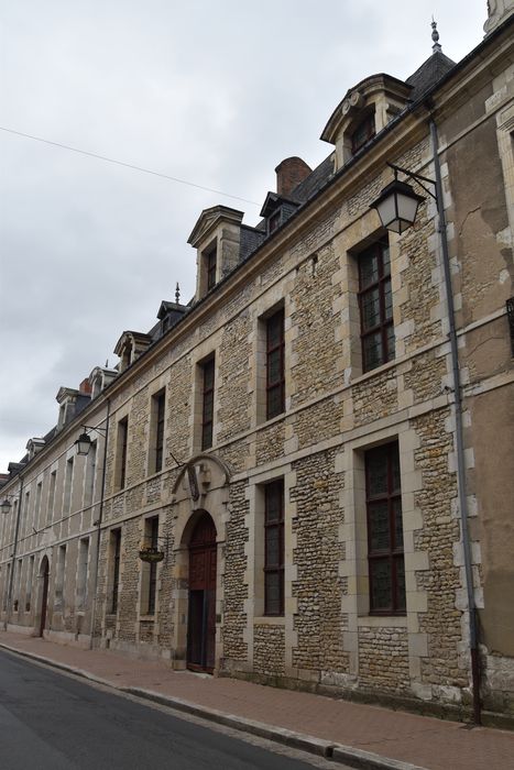 façade sur rue, vue générale