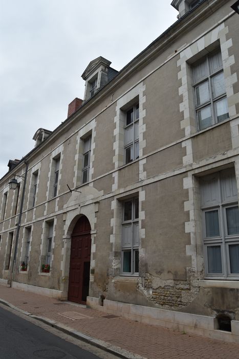 façade sur rue, vue générale