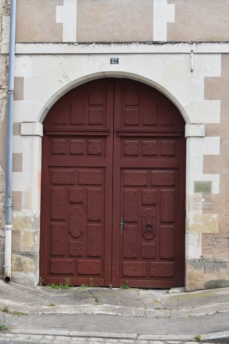 façade sur rue, vue générale du porche d’accès