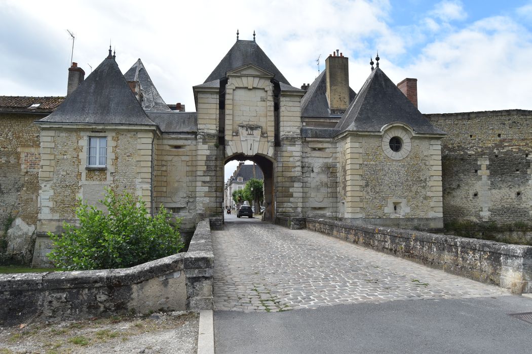 Porte de Chinon, élévation nord, vue générale