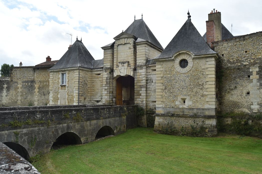 Porte de Chinon, élévation nord, vue générale