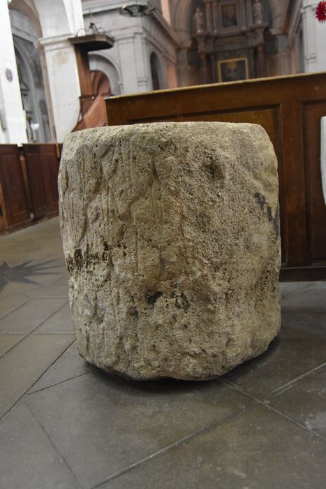 élément lapidaire (fragment d’un fût de colonne?)