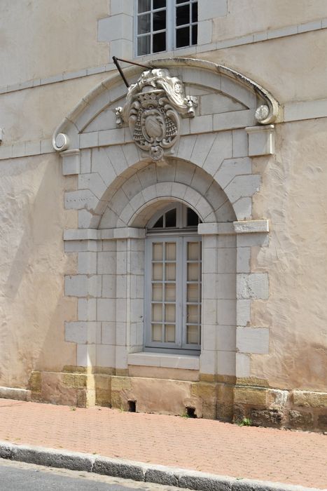 façade sur la Grande Rue, vue partielle