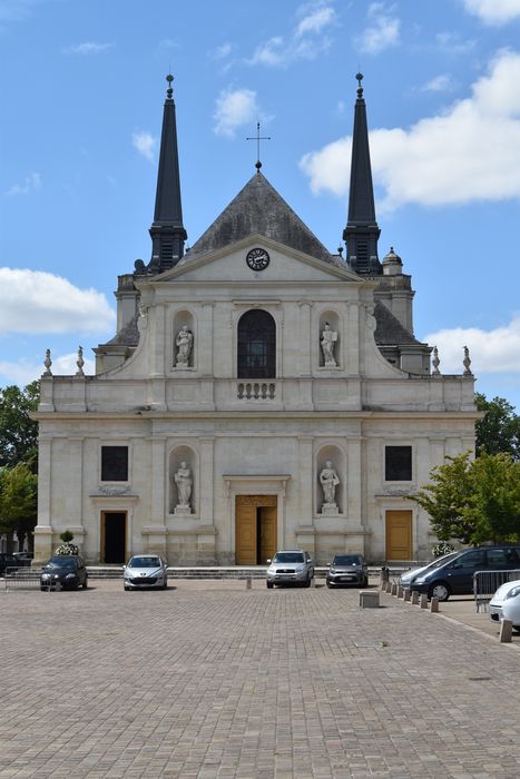 façade est, vue générale