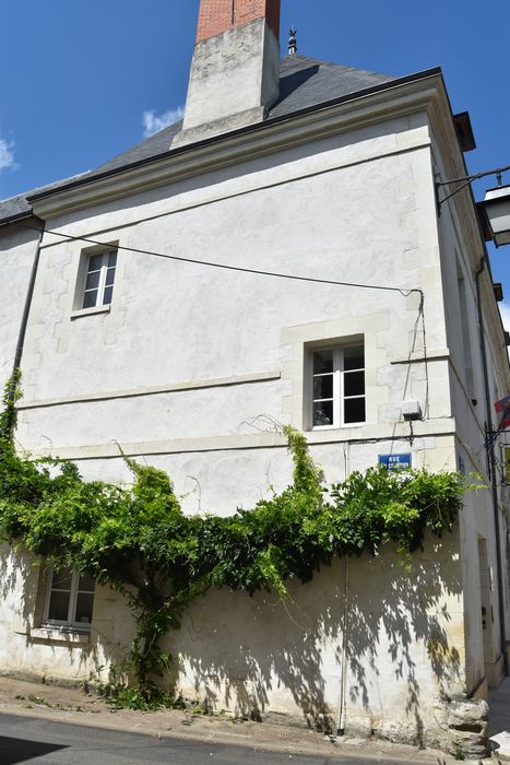 façade sur la rue des Chantiers, vue partielle