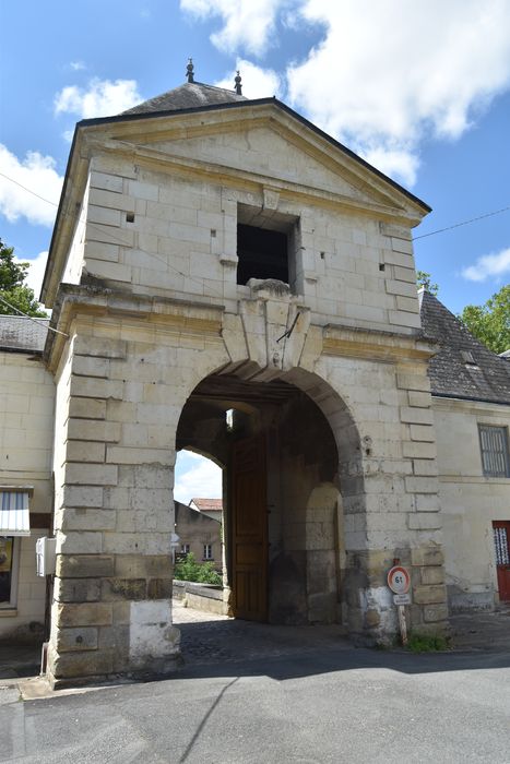 Porte de Loudun, élévation est, vue générale